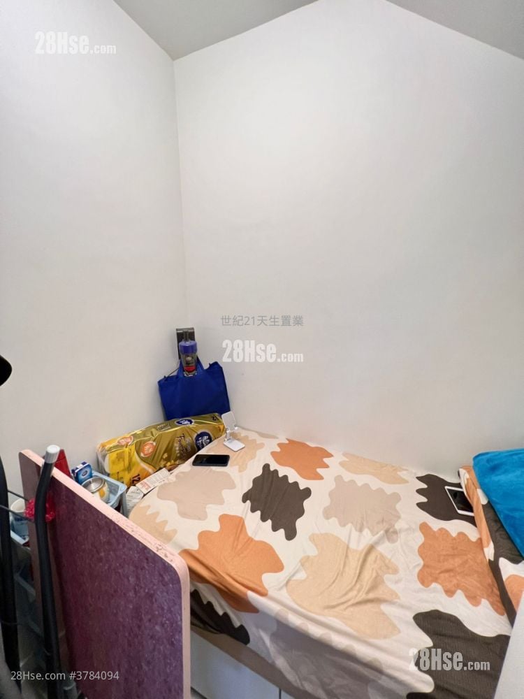 OMA OMA 售盘 4 房 , 3 浴室 1,019 平方尺