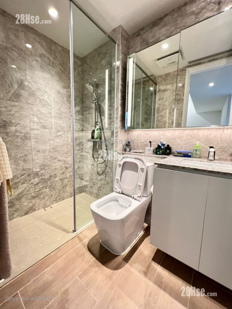 OMA OMA 售盘 4 房 , 3 浴室 1,019 平方尺