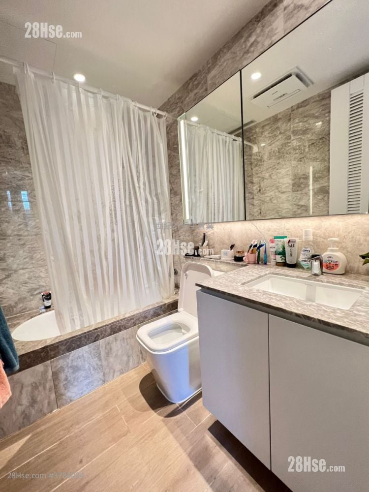 OMA OMA 售盘 4 房 , 3 浴室 1,019 平方尺