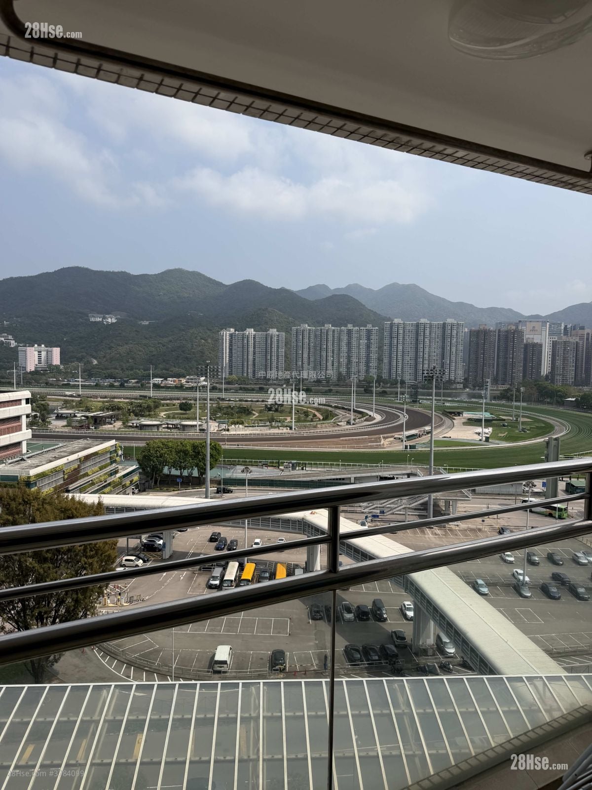 Royal Ascot Rental 4 Bedrooms , 3 Bathrooms 1,373 ft²