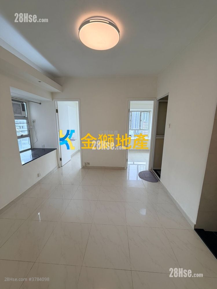 Golden Lion Garden Rental 321 ft²