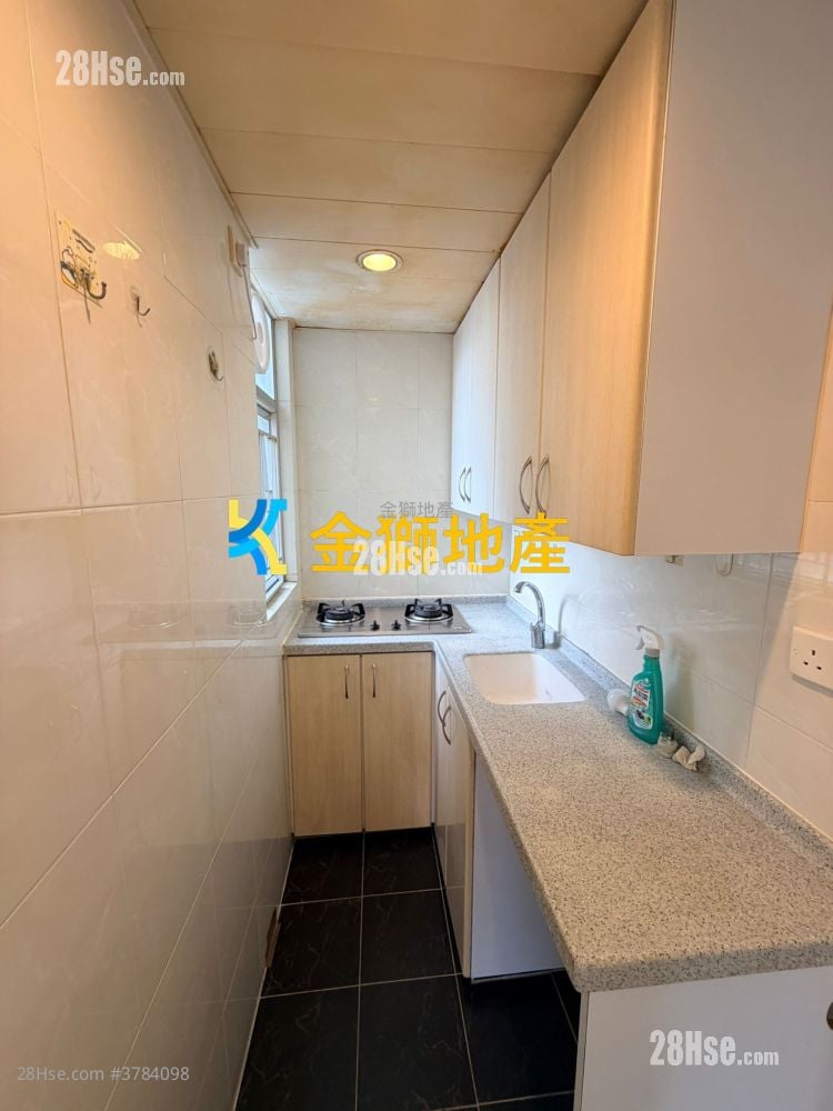 Golden Lion Garden Rental 321 ft²