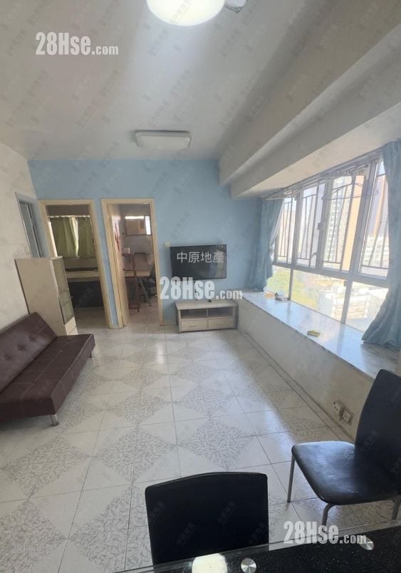 Hong Lai Garden Sell 3 Bedrooms 473 ft²