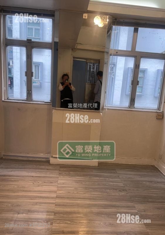 Yau Luen Apartments Sell 3 Bedrooms , 1 Bathroom 396 ft²