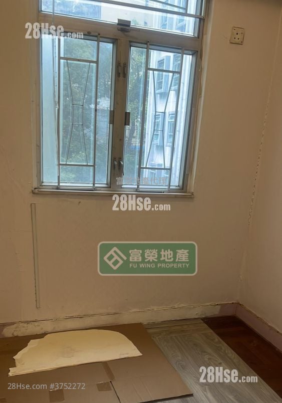 Yau Luen Apartments Sell 3 Bedrooms , 1 Bathroom 396 ft²