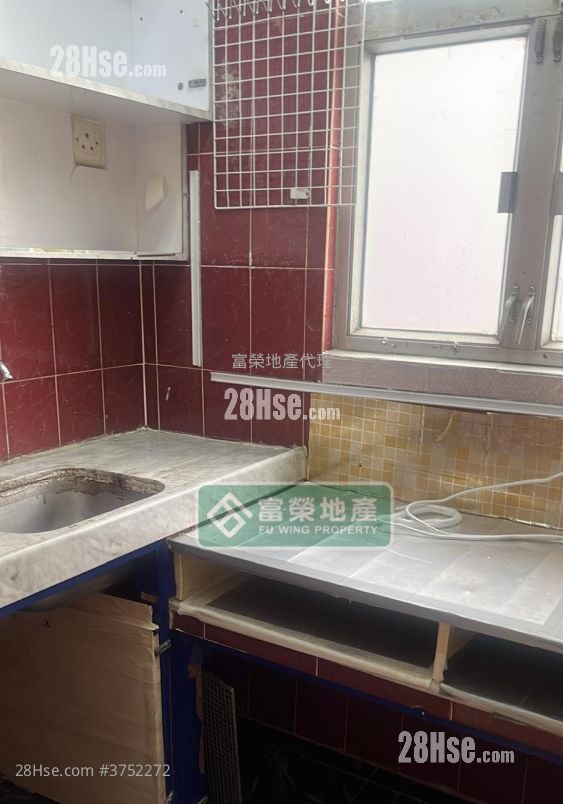 Yau Luen Apartments Sell 3 Bedrooms , 1 Bathroom 396 ft²