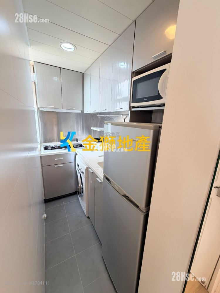 Golden Lion Garden Rental 281 ft²