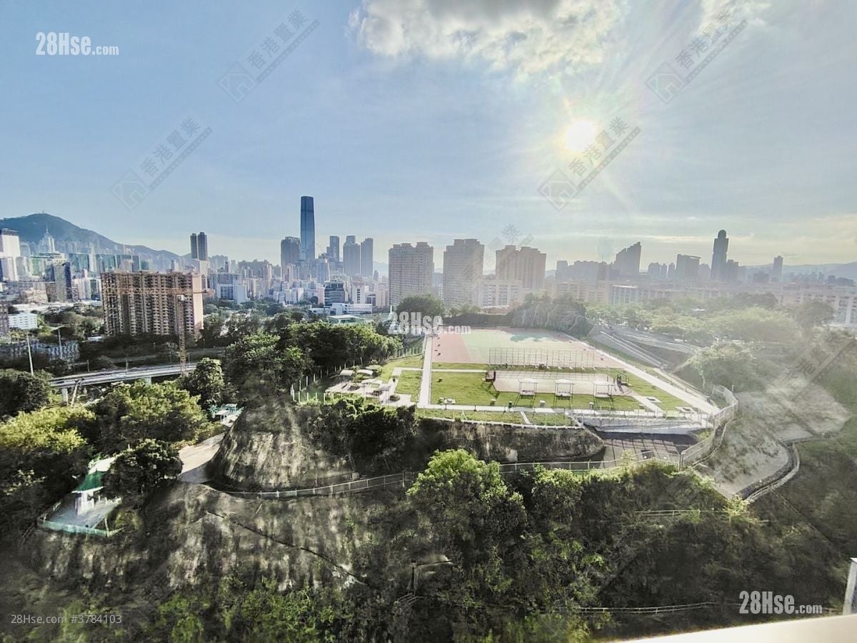 In One Sell 3 Bedrooms 941 ft²