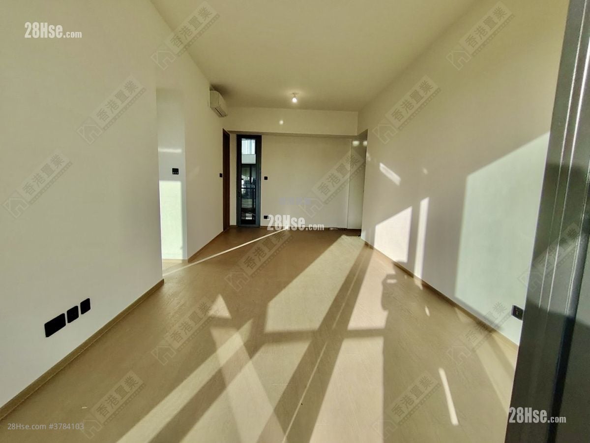 In One Sell 3 Bedrooms 941 ft²