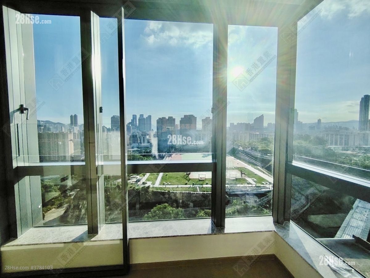 In One Sell 3 Bedrooms 941 ft²