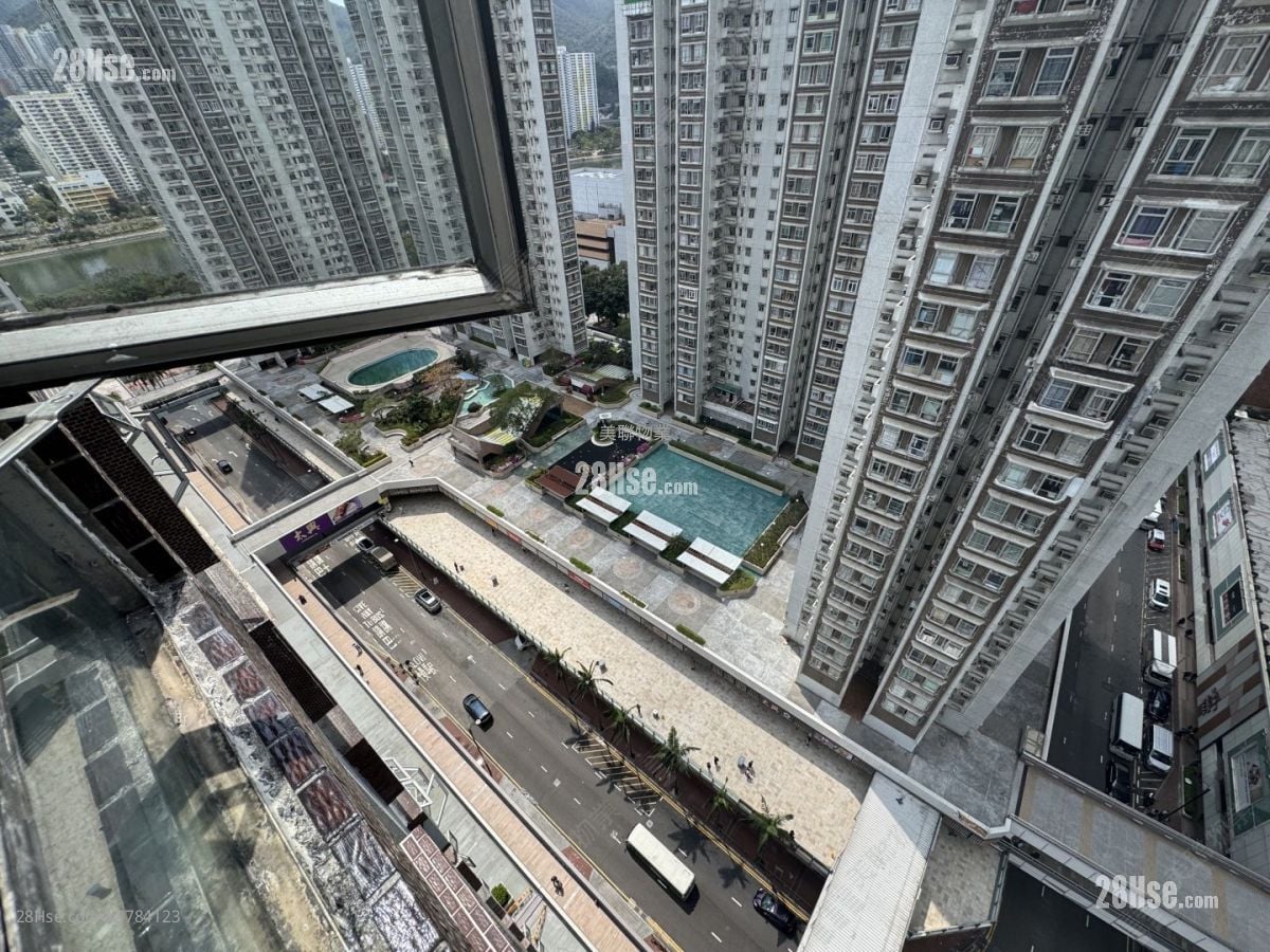 Lucky Plaza Sell 2 Bedrooms , 1 Bathroom 390 ft²