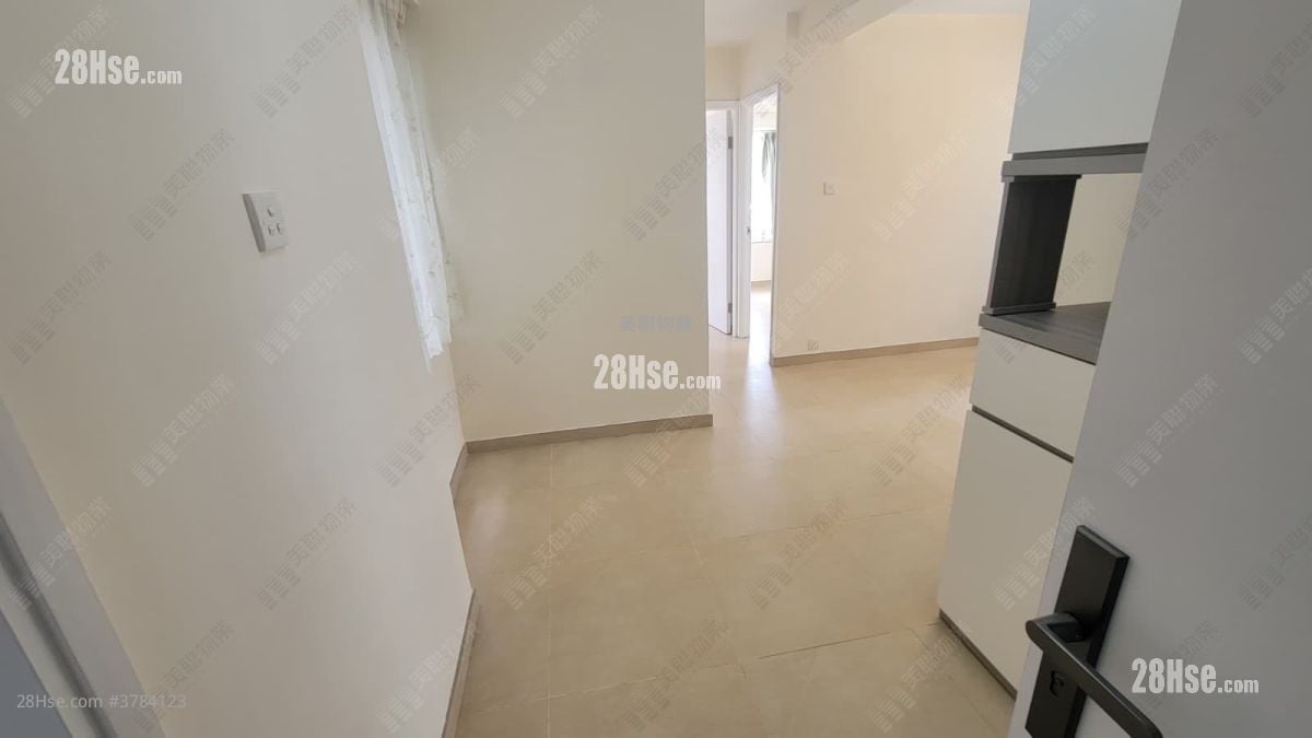 Lucky Plaza Sell 2 Bedrooms , 1 Bathroom 390 ft²
