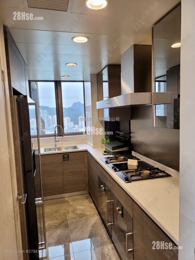 Sea To Sky Sell 4 Bedrooms , 3 Bathrooms 1,054 ft²