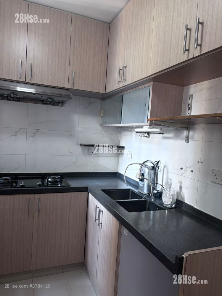 Tsing Yi Garden Sell 3 Bedrooms 547 ft²