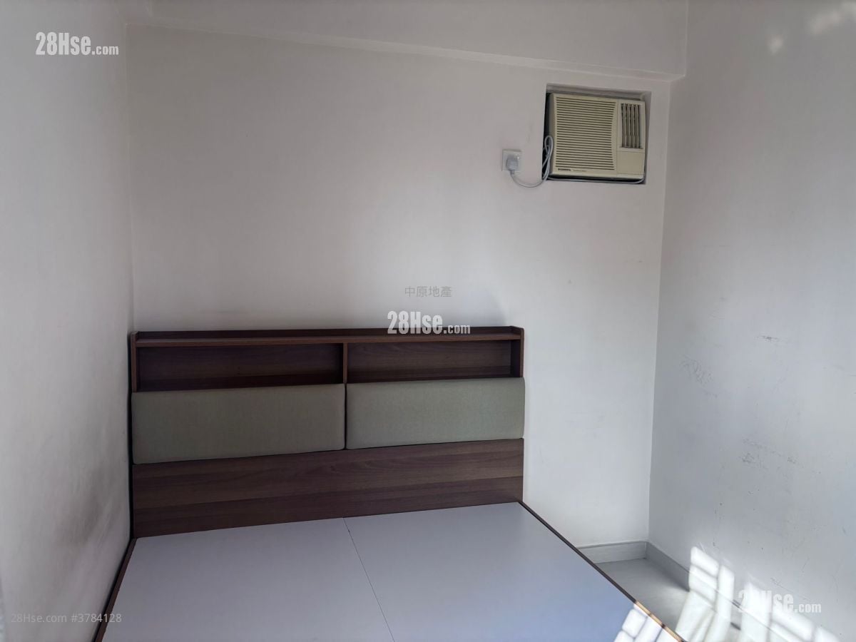 Tsing Yi Garden Sell 3 Bedrooms 547 ft²