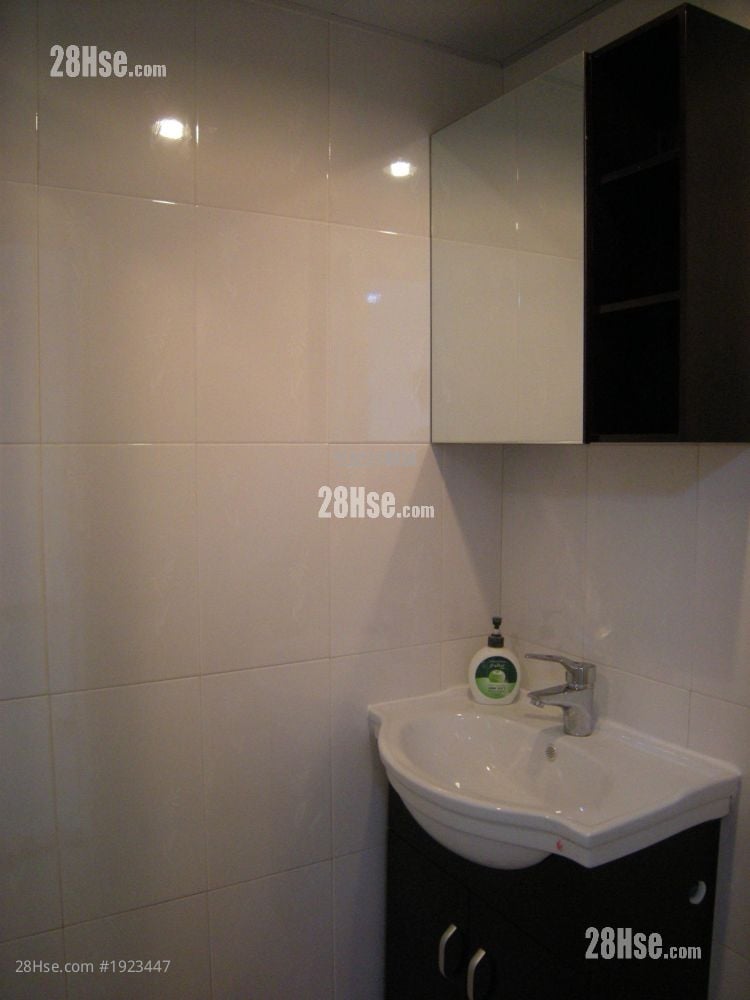 康华苑 租盘 2 房 , 1 浴室 380 平方尺