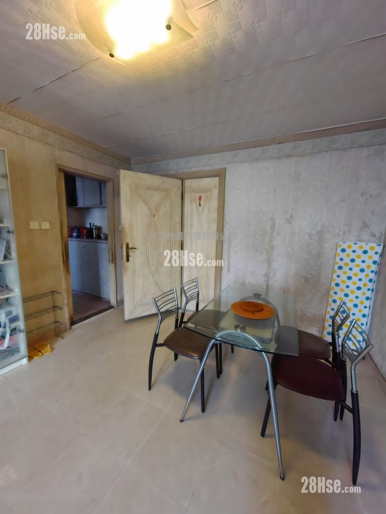 Yu Tung Court Sell 3 Bedrooms 601 ft²