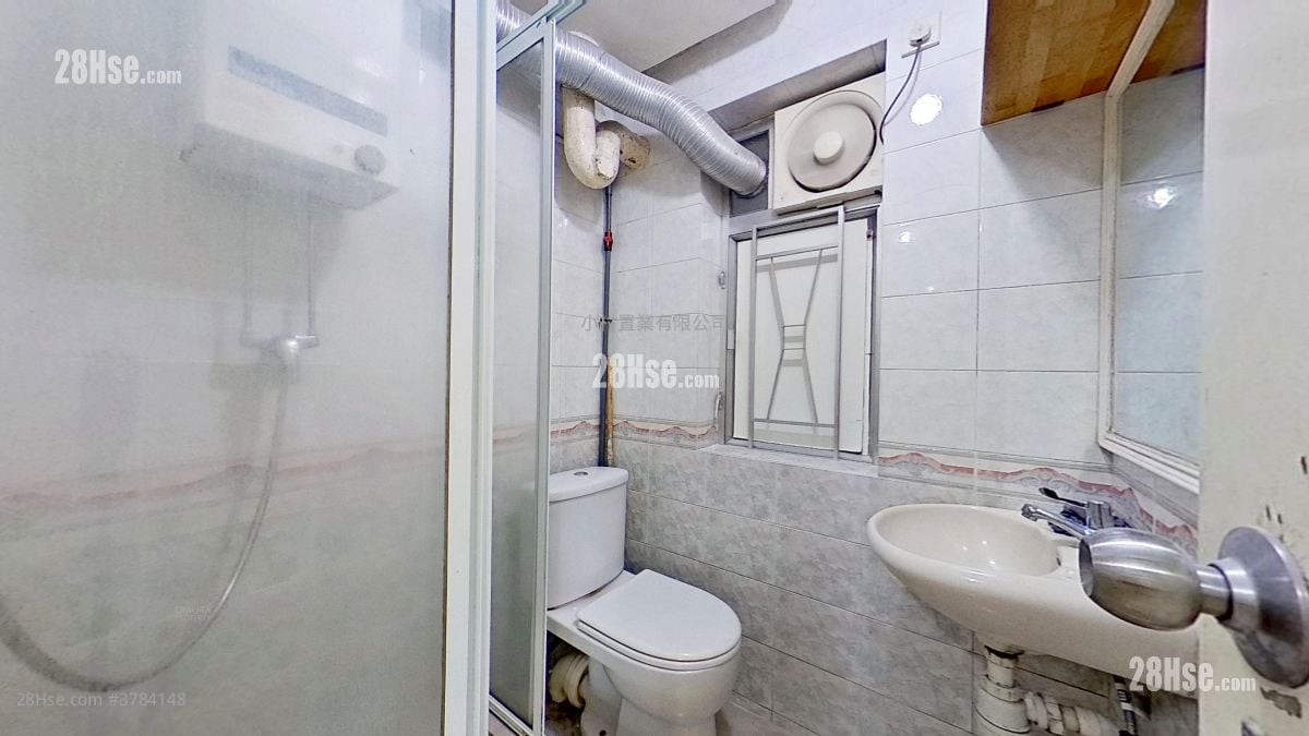 bathroom: Tai Foo House Rental 1 Bedroom , 1 Bathroom 312 ft²