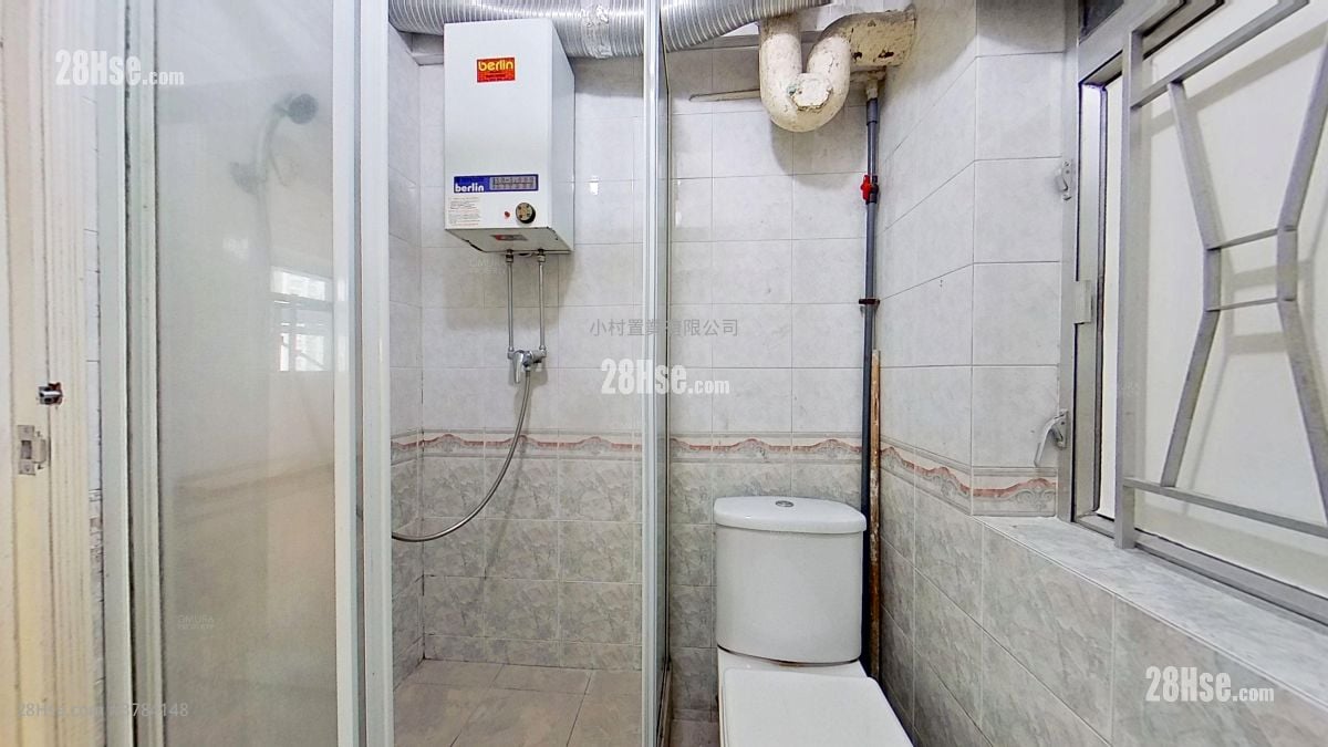 bathroom: Tai Foo House Rental 1 Bedroom , 1 Bathroom 312 ft²