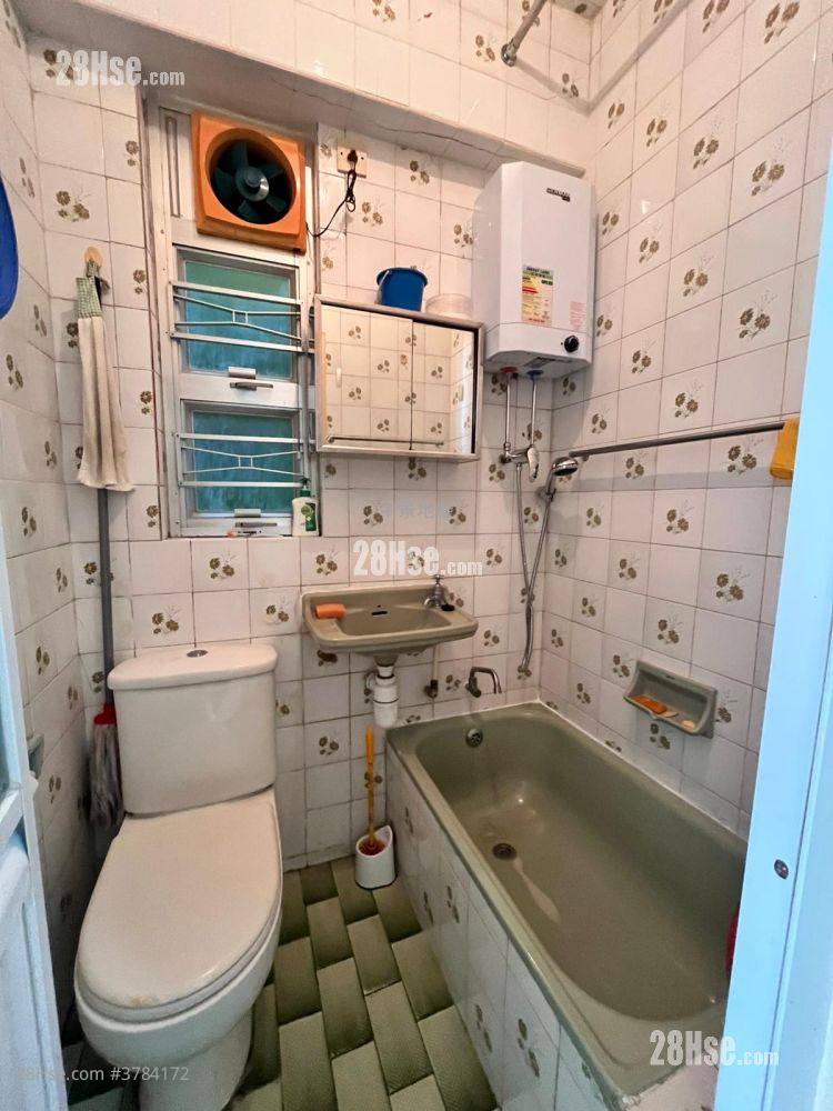 Tung Po Building Sell 2 Bedrooms , 2 Bathrooms 351 ft²