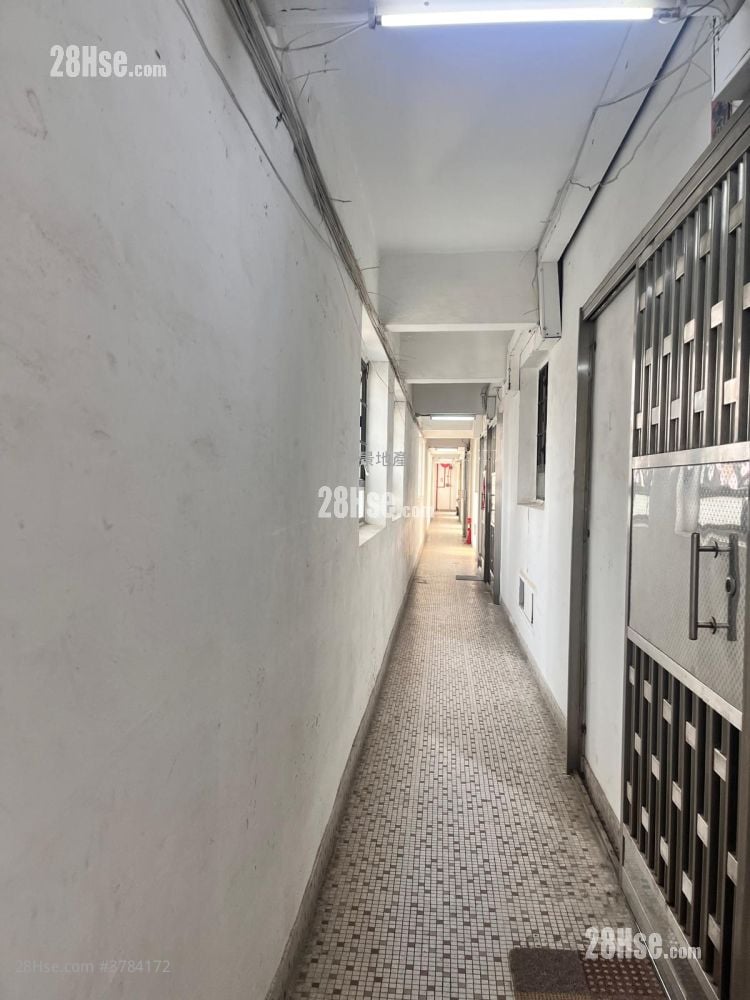 Tung Po Building Sell 2 Bedrooms , 2 Bathrooms 351 ft²