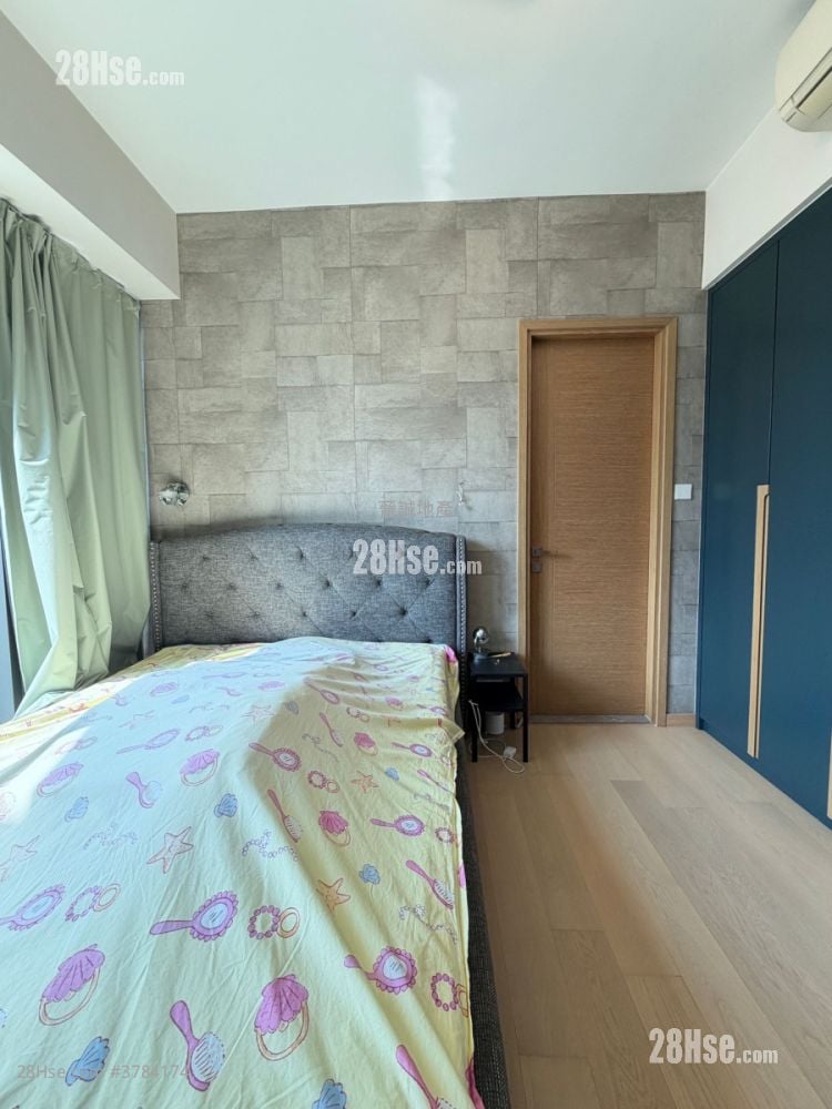 The Bloomsway Sell 4 Bedrooms , 3 Bathrooms 892 ft²