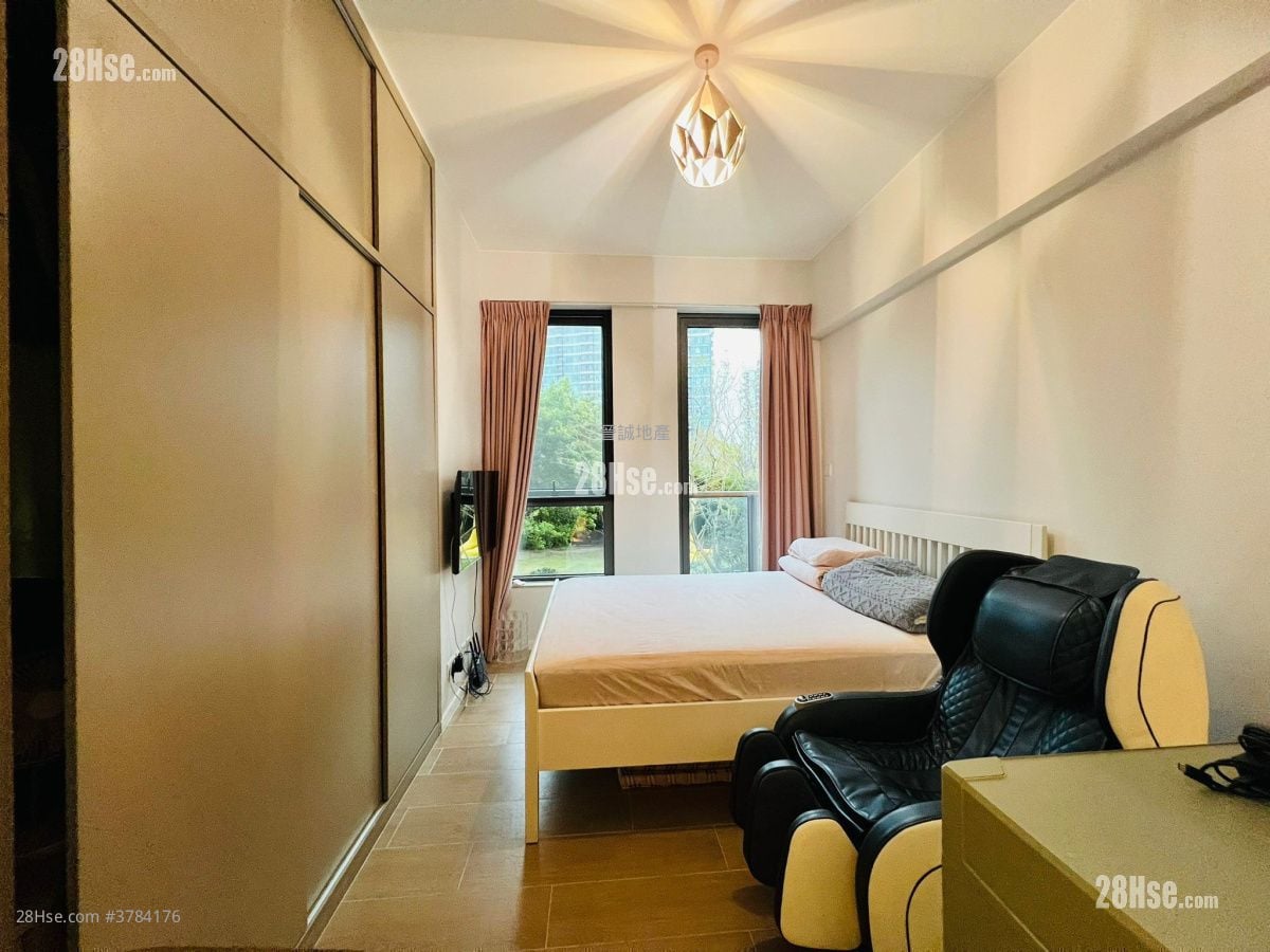 OMA OMA 售盘 4 房 , 3 浴室 1,019 平方尺