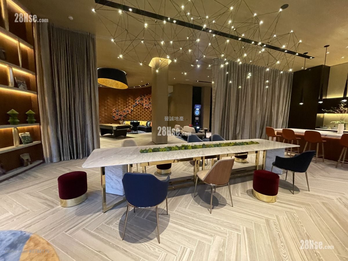 OMA OMA 售盘 4 房 , 3 浴室 1,019 平方尺