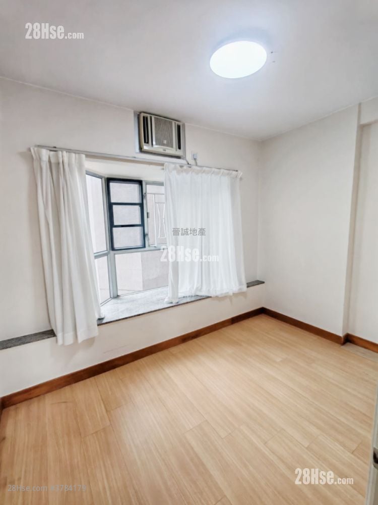 Dragon Inn Court Sell 3 Bedrooms , 2 Bathrooms 692 ft²