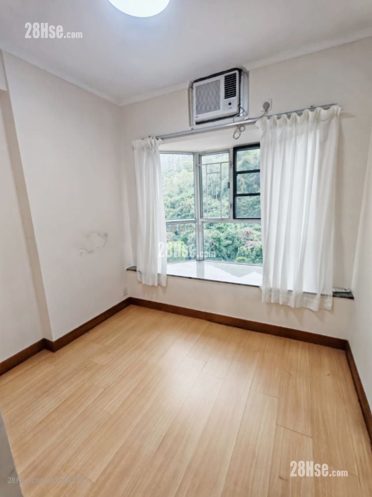 Dragon Inn Court Sell 3 Bedrooms , 2 Bathrooms 692 ft²