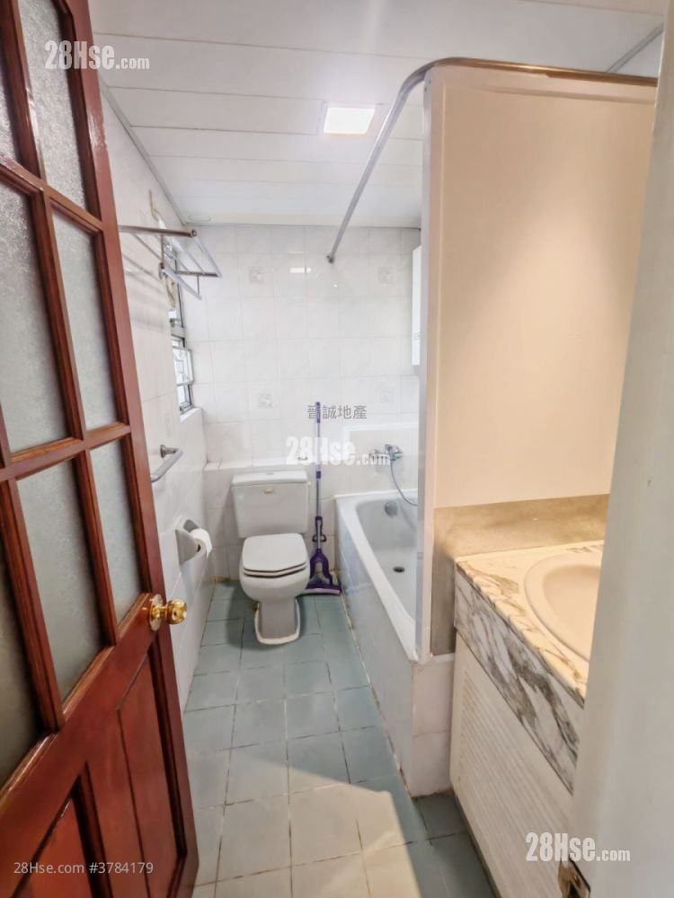 Dragon Inn Court Sell 3 Bedrooms , 2 Bathrooms 692 ft²