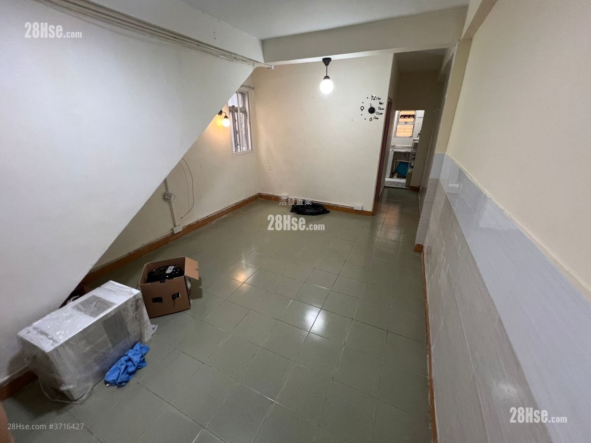 村屋 租盘 300 平方尺