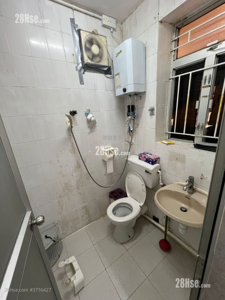 村屋 租盘 300 平方尺