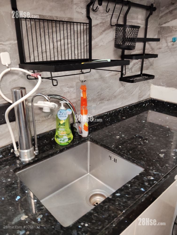 永隆大厦 租盘 2 房 , 1 浴室 220 平方尺