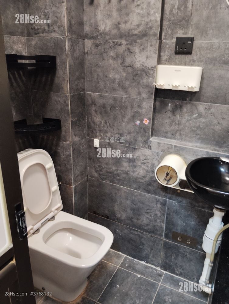 永隆大厦 租盘 2 房 , 1 浴室 220 平方尺