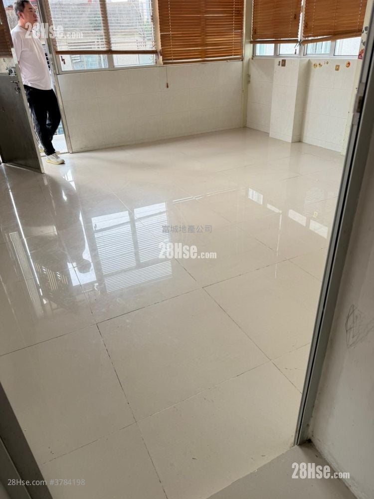 村屋 租盘 1 浴室 600 平方尺