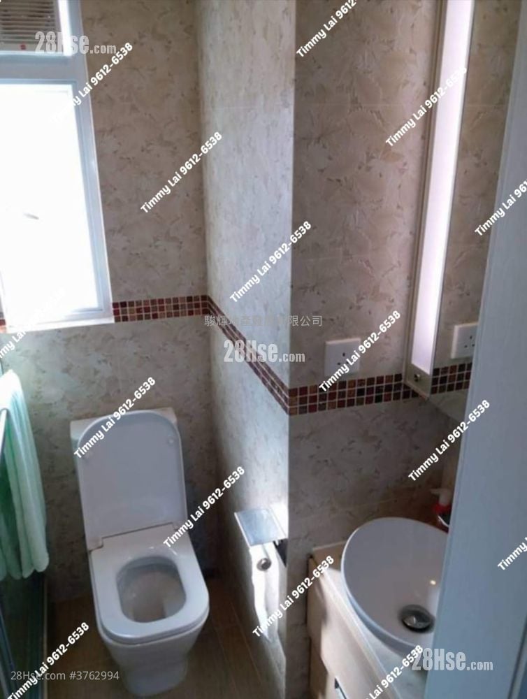 Mongkok Building Sell 2 Bedrooms , 1 Bathroom 454 ft²