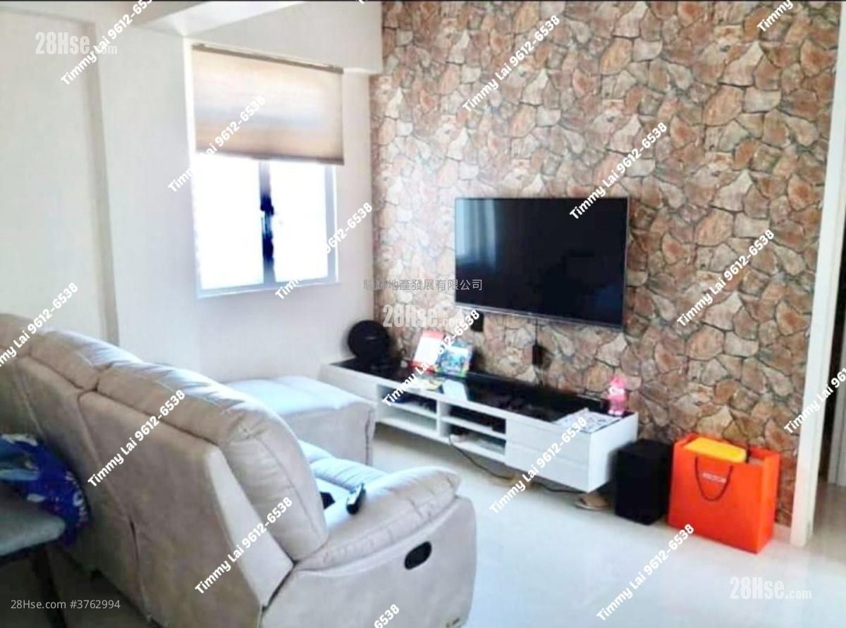Mongkok Building Sell 2 Bedrooms , 1 Bathroom 454 ft²