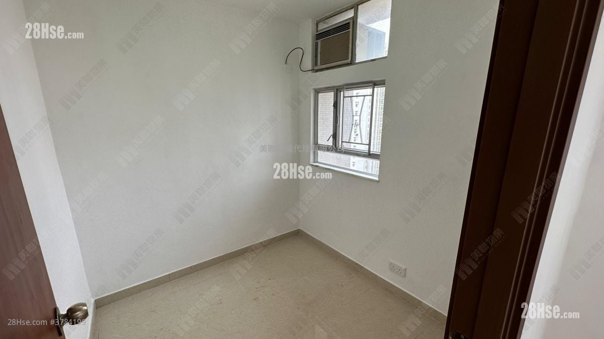 Siu Lun Court Sell 2 Bedrooms 401 ft²