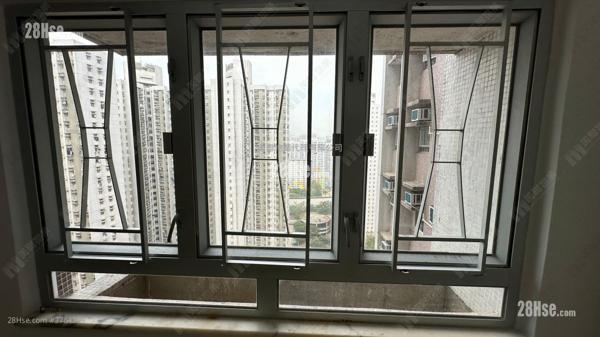 Siu Lun Court Sell 2 Bedrooms 401 ft²