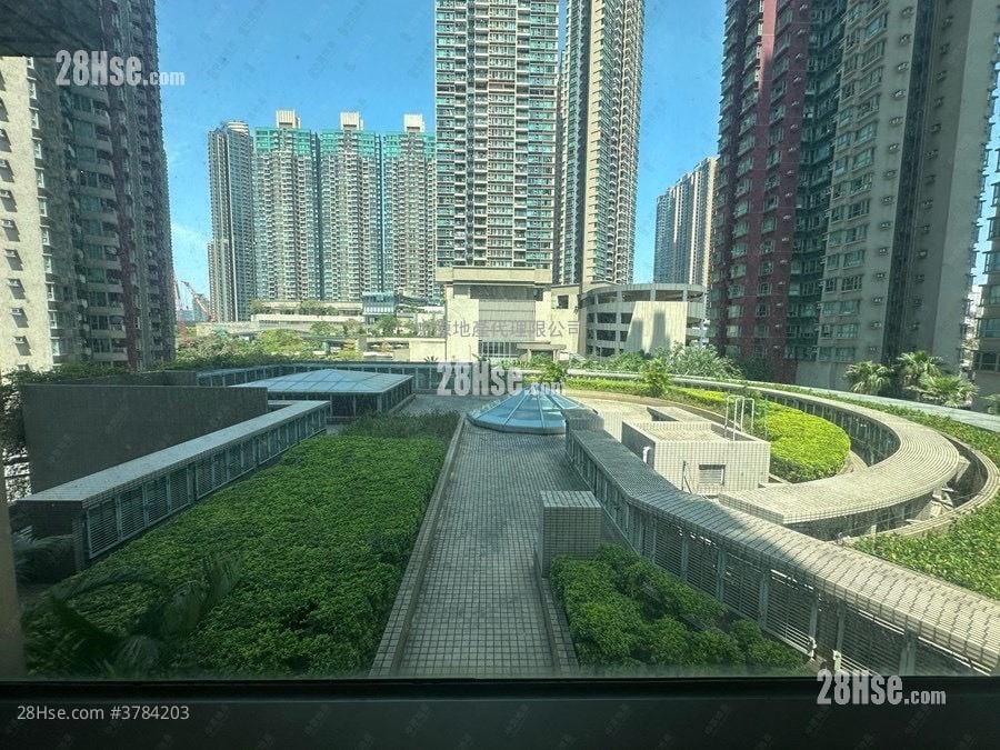 Yoho Town Sell 2 Bedrooms 463 ft²