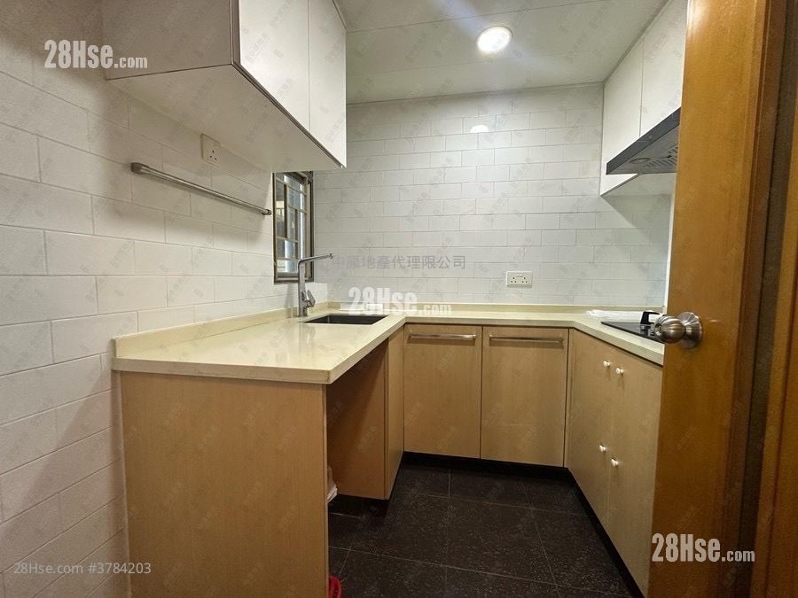 Yoho Town Sell 2 Bedrooms 463 ft²