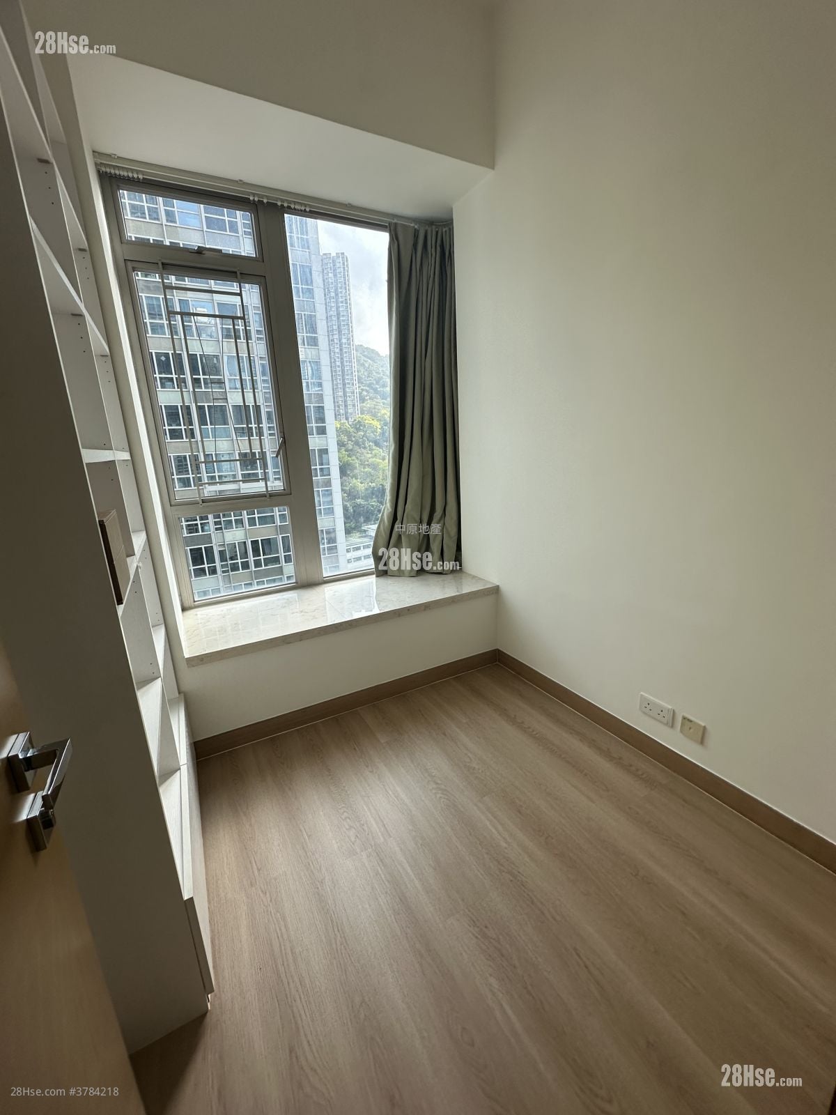 Iuniq Grand Rental 2 Bedrooms , 1 Bathroom 490 ft²