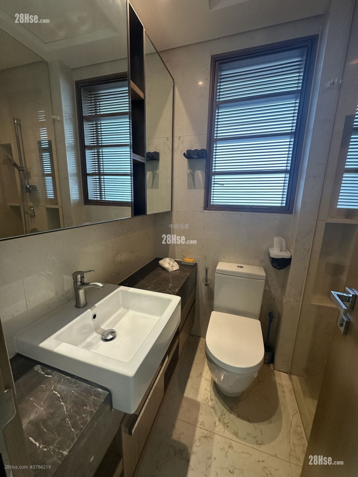 Iuniq Grand Rental 2 Bedrooms , 1 Bathroom 490 ft²