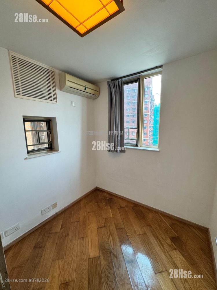 Harbour Place Sell 3 Bedrooms , 1 Bathroom 593 ft²