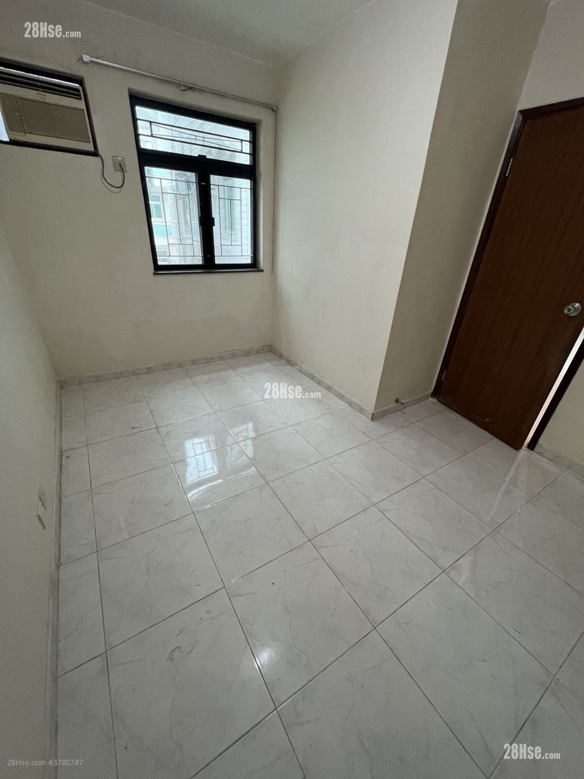 村屋 租盘 3 房 , 1 浴室 650 平方尺