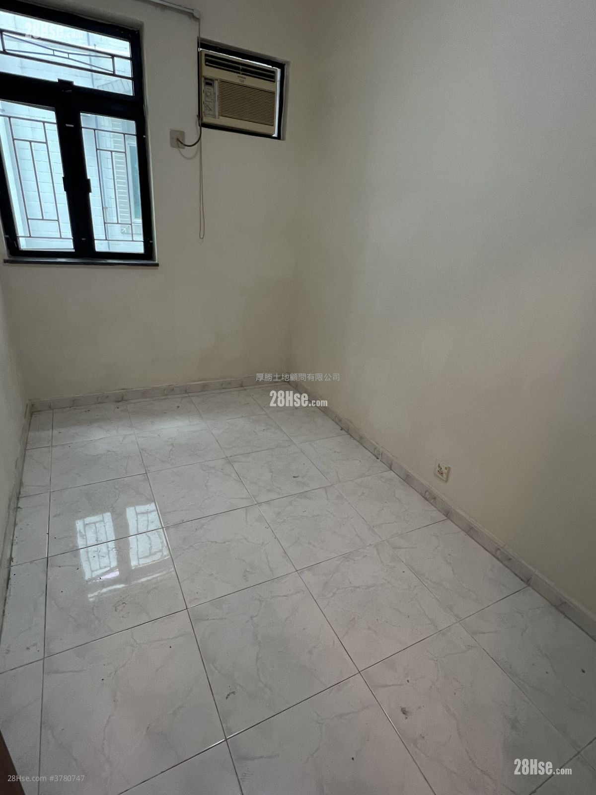 村屋 租盘 3 房 , 1 浴室 650 平方尺