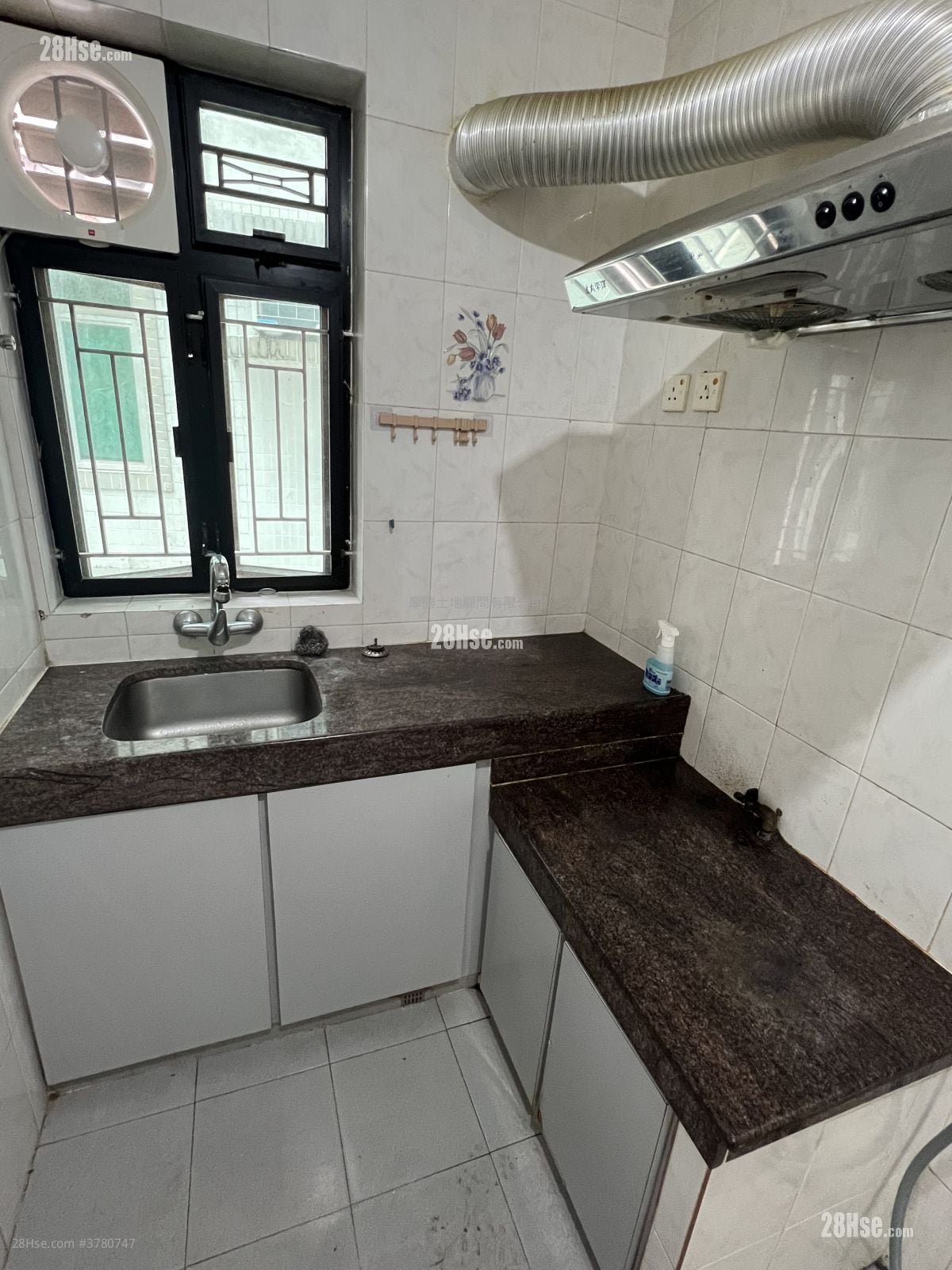 村屋 租盘 3 房 , 1 浴室 650 平方尺