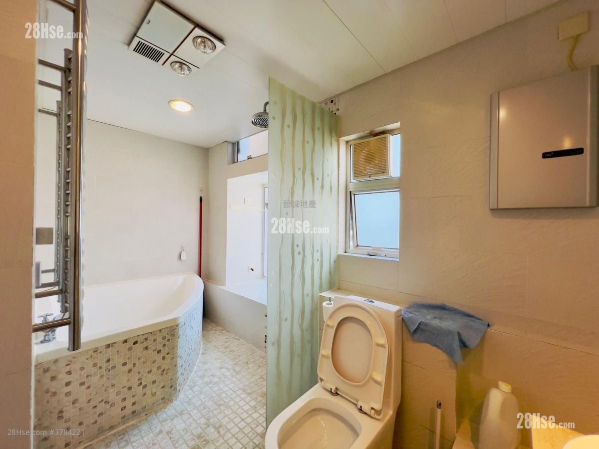 Hong Kong Gold Coast Rental 1,052 ft²