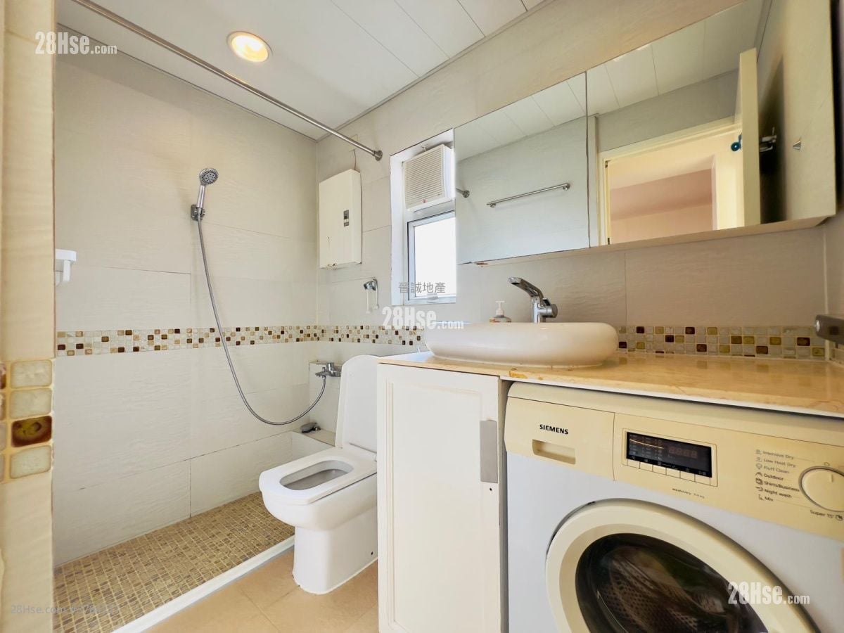 Hong Kong Gold Coast Rental 1,052 ft²